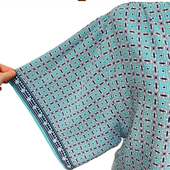 MAX STUDIO Geo Print V-Neck Tie Flared Sleeve Top EUC - Picture 2 of 8